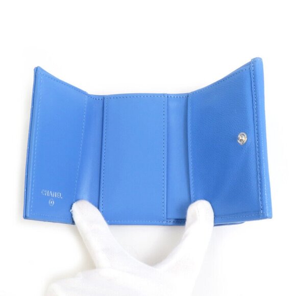 Auth CHANEL Matelasse Trifold Wallet Blue Leather/Silvertone - Picture 16 of 16